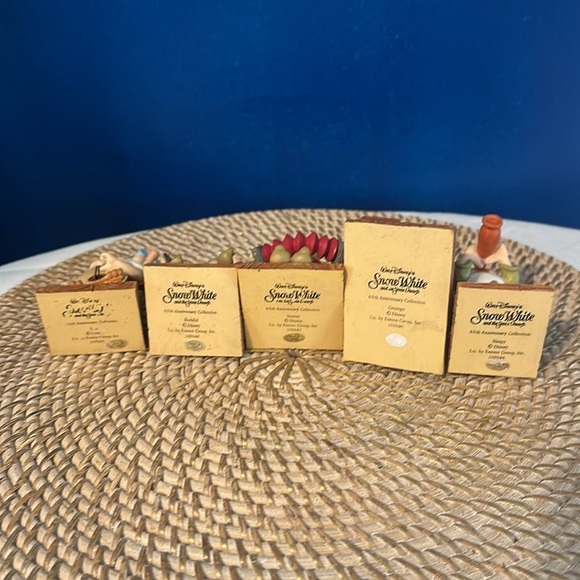 Set of 5 Walt Disney Snow White Dwarf’s 65th Anniversary Collection - Picture 8 of 8